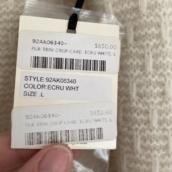 VINTAGE- Milly cashmere sweater with mink fur detachable collar and cuffs. - Picture 6 of 8